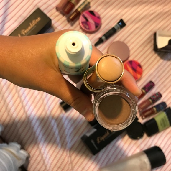 Makeup bundle - Picture 4 of 4